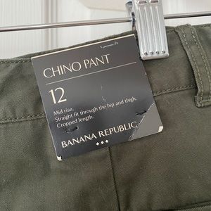 Banana Republic size 12 olive green Chino pants